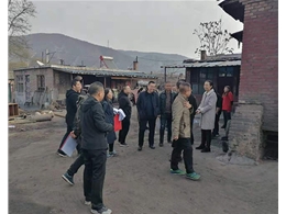 縣委、鎮(zhèn)府領(lǐng)導(dǎo)煤改電驗(yàn)收工程