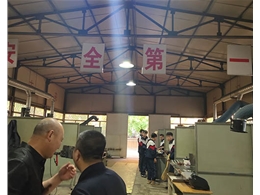 和靈石縣第一職業(yè)高中校領(lǐng)導(dǎo)在?？疾?/>
                    </a>
                    </div>
                  </div>
                  <div   id=